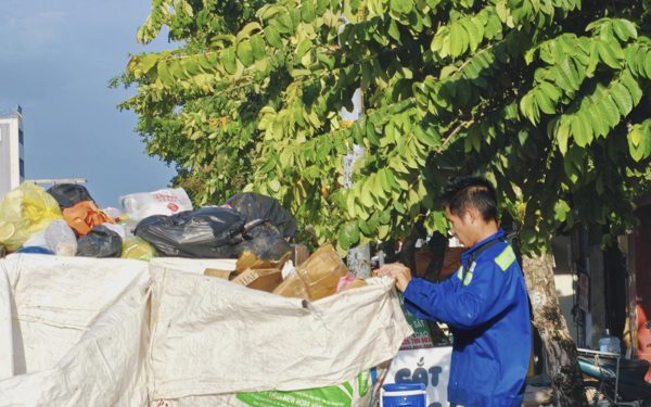 Phân loại rác ở TP.HCM: 2 hay 3 loại mới hợp lý?