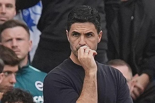 Phản ứng của HLV Mikel Arteta khi Arsenal thua đậm Brighton
