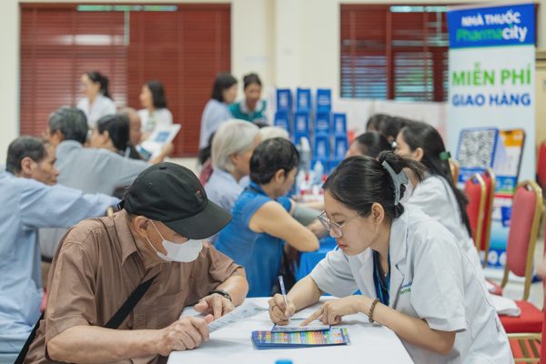 Pharmacity đồng hành Bệnh viện 19-8 chăm sóc người bệnh mạn tính