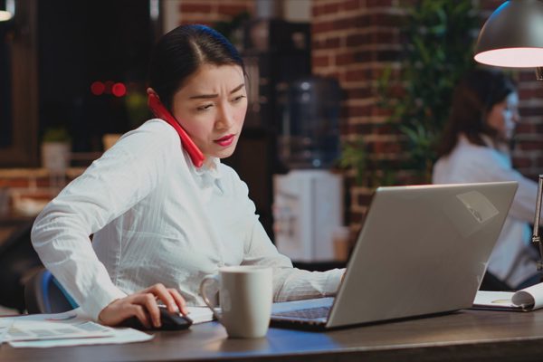Phạt đến 40 triệu nếu không cho lao động nữ nghỉ 30 phút/ngày khi “đèn đỏ”
