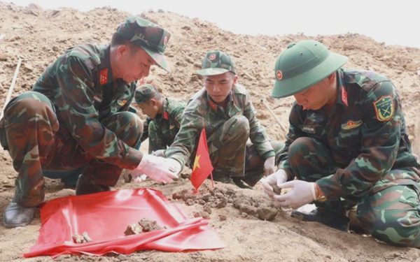 Phát hiện 23 hài cốt liệt sĩ ở khu vực nhà lao Thành Diên Khánh