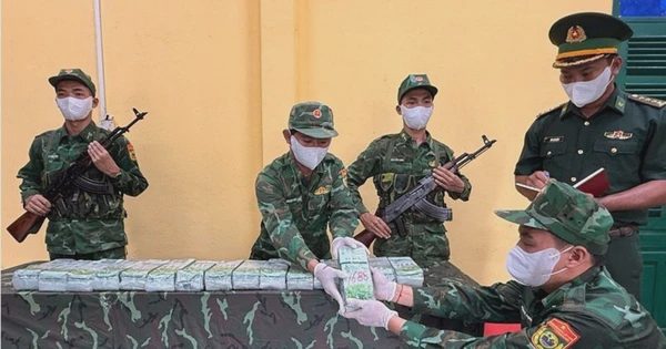 Phát hiện 40 kg chất màu trắng nghi ma túy trôi trên biển Phú Quốc
