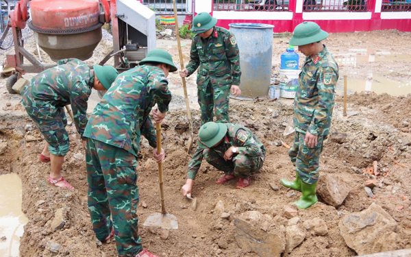 Phát hiện 6 hài cốt liệt sĩ trong khuôn viên chi nhánh ngân hàng ở Thành cổ Quảng Trị