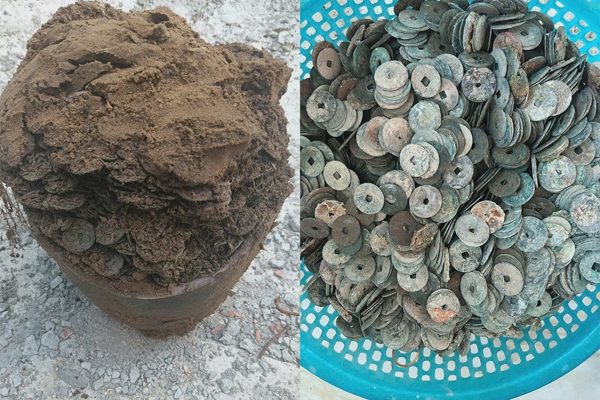 Phát hiện chum tiền xu nặng gần 10kg khi đào móng xây nhà