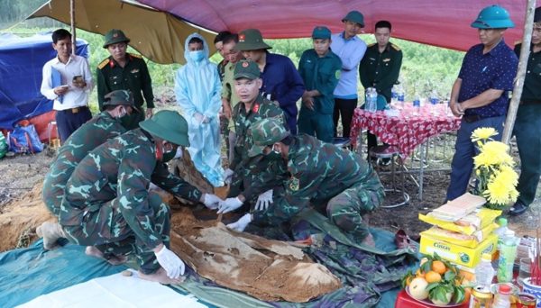 Phát hiện hài cốt liệt sĩ cùng nhiều di vật trong rừng tràm ở Huế