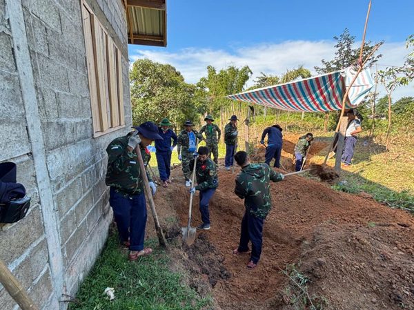 Phát hiện hai hài cốt liệt sĩ Việt Nam cùng tấm bia khắc ngày 8/10/1979 tại Lào