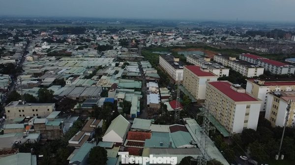 Phát hiện hàng chục công trình 'vây' hành lang đường dây 110kV ở Đồng Nai
