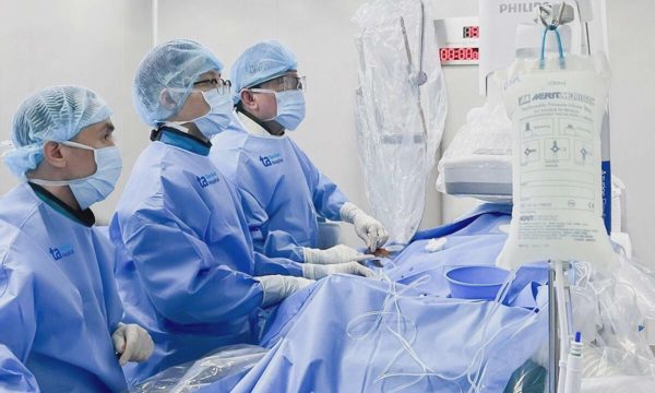 Phát hiện hẹp ba mạch máu tim sau nhiều lần ngất