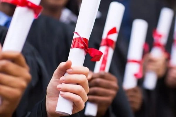 Phát hiện hồ sơ dùng bằng cử nhân giả để gia nhập Đoàn luật sư