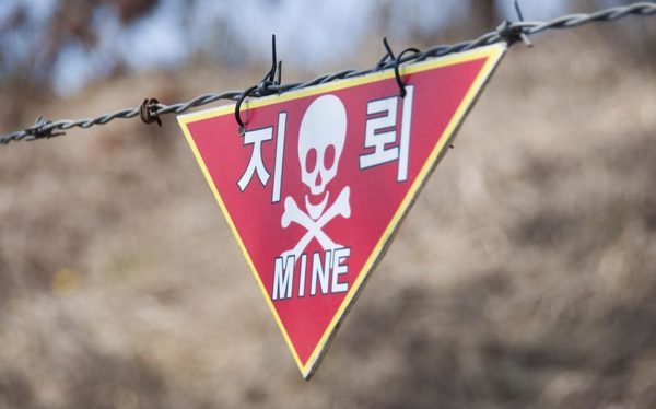 Phát hiện mìn sát thương Triều Tiên trên bờ biển Hàn Quốc