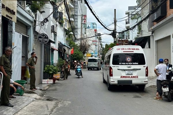 Phát hiện người đàn ông tử vong trong tư thế treo cổ tại phòng trọ ở TPHCM