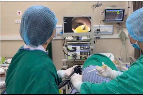 Phát hiện sán dây 1,2m trong ruột người đàn ông có thói quen ăn thịt bò tái