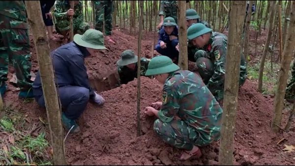 Phát hiện thêm 5 hài cốt liệt sĩ trong khu rừng tràm ở Quảng Trị