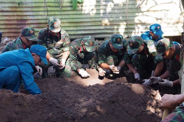 Phát hiện thêm ba hài cốt liệt sĩ cùng nhiều di vật ở Quảng Ngãi