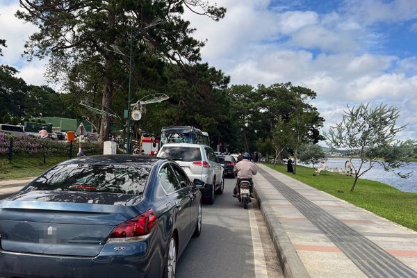 Phát hiện thi thể nữ kế toán trên hồ Xuân Hương