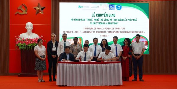 Phát huy giá trị làng nghề nón lá truyền thống Tri Lễ
