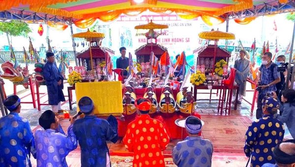PHÁT HUY GIÁ TRỊ THIẾT CHẾ trong ÐỜI SỐNG CỘNG ÐỒNG