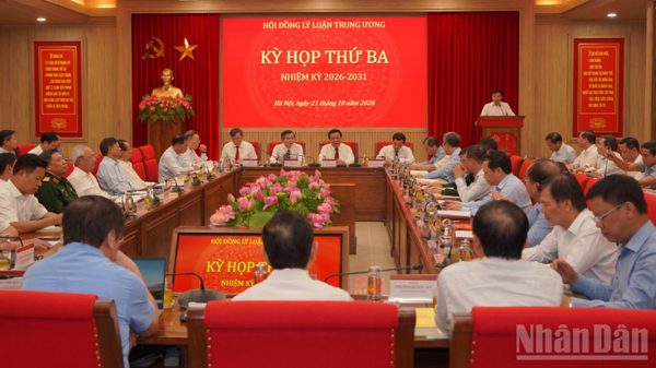 Phát huy nguồn lực tổng hợp phục vụ nghiên cứu lý luận và công tác đào tạo