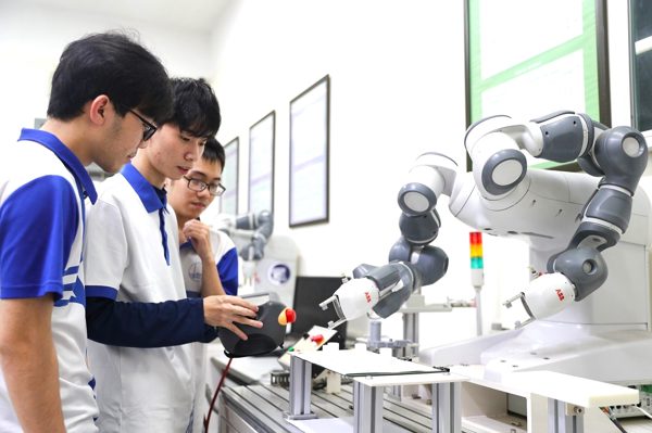Phát triển ĐH Quốc gia Hà Nội theo mô hình đại học nghiên cứu tinh hoa