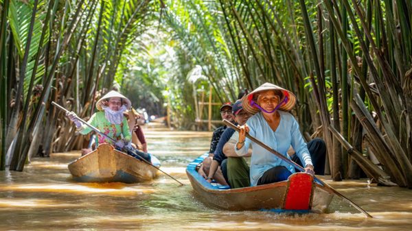 Phát triển du lịch trở thành ngành kinh tế mũi nhọn