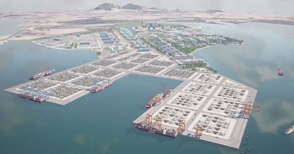 Phát triển TPHCM: Không để 'cảng xây trước, đường đến sau'
