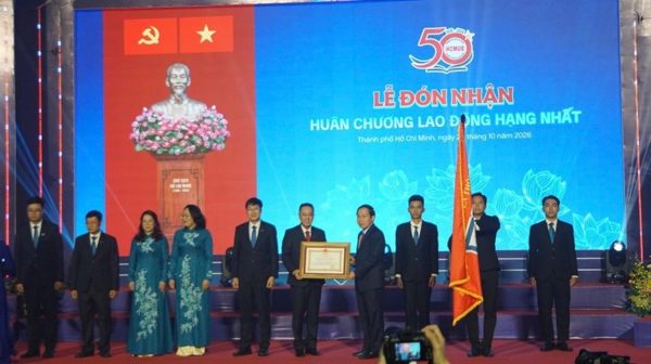 Phát triển Trường đại học Sư phạm Thành phố Hồ Chí Minh ngang tầm khu vực