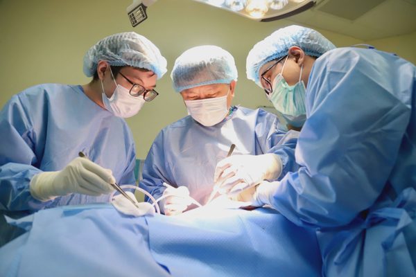 Phẫu thuật 3 trong 1 giúp người phụ nữ tái tạo vòng một sau ung thư vú