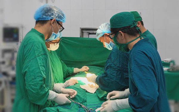Phẫu thuật cho nam thanh niên bị chấn thương 'của quý' sau tai nạn