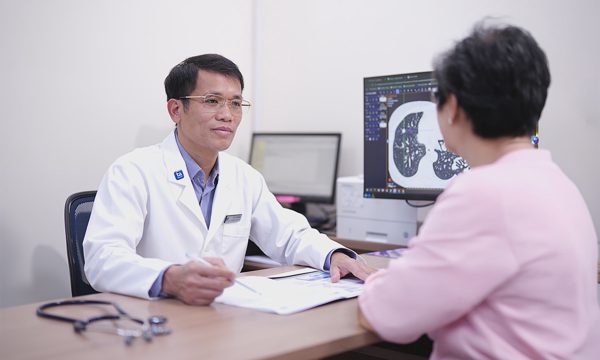 Phẫu thuật triệt căn ba nốt phổi ác tính