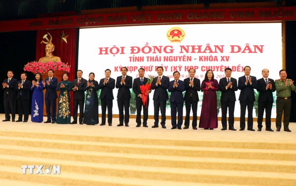Phê chuẩn kết quả bầu, miễn nhiệm Chủ tịch Ủy ban Nhân dân tỉnh Thái Nguyên