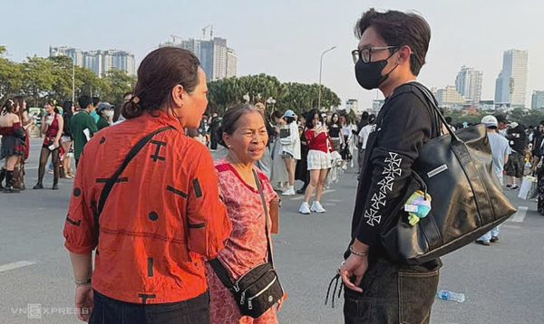 Phe vé 'hét' giá hàng chục triệu đồng tại concert BigBang