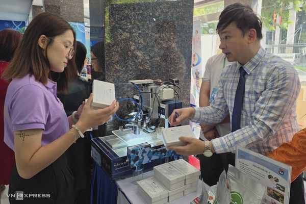 Phiên chợ công nghệ sinh học tại Hà Nội