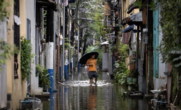 Philippines cảnh báo chuẩn bị đối phó với 3 cơn bão