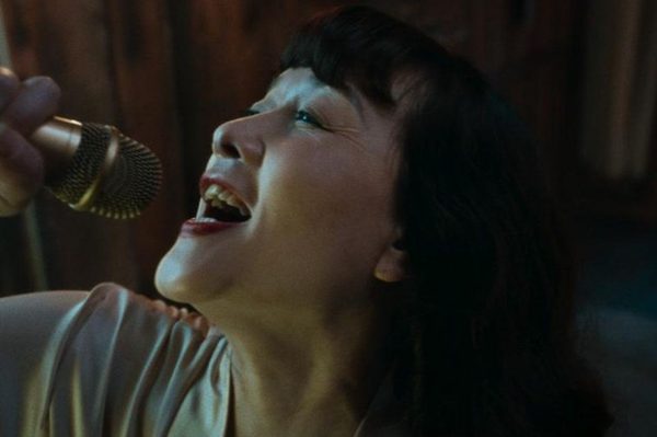 Phim có Vân Dung gặp khó