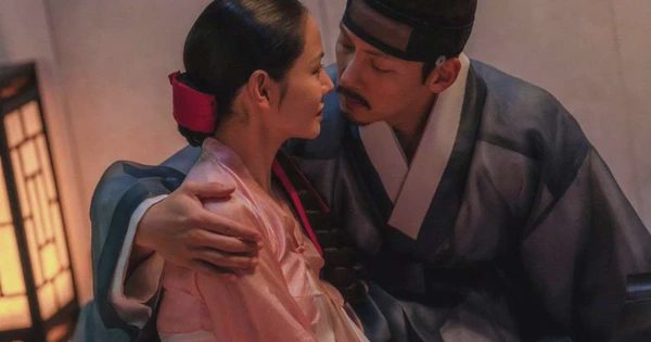 Phim mới của Son Ye Jin, Ji Chang Wook bị 'ném đá' vì quá nhiều cảnh nóng