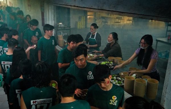 Phim Việt về trại buôn người quy tụ 700 diễn viên đối đầu bom tấn 2,8 tỷ USD