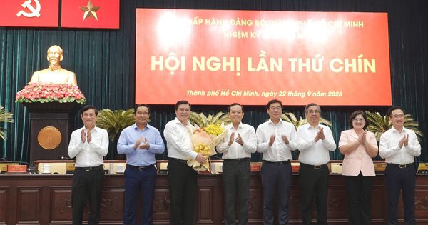 Phó bí thư Nguyễn Sinh Nhật Tân ra mắt Ban Chấp hành Đảng bộ TP.HCM