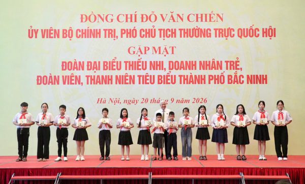 Phó Chủ tịch Thường trực Quốc hội gặp mặt thế hệ trẻ Bắc Ninh trong ngày đặc biệt