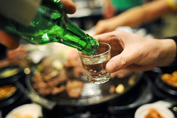 Phó giáo sư cảnh báo thói quen 'uống một chén mỗi tối cho dễ ngủ'