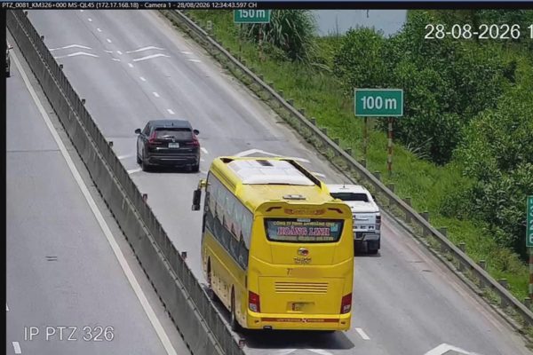 Phó Thủ tướng: Đánh giá kỹ quy định về khoảng cách an toàn và mức phạt