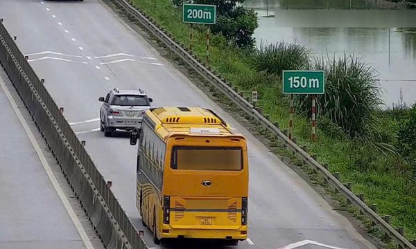 Phó Thủ tướng: Đặt biển báo tại đoạn cao tốc xử phạt lỗi không giữ khoảng cách