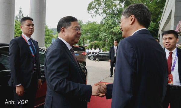 Phó thủ tướng đề nghị Quảng Tây tạo thuận lợi cho hàng hóa Việt Nam