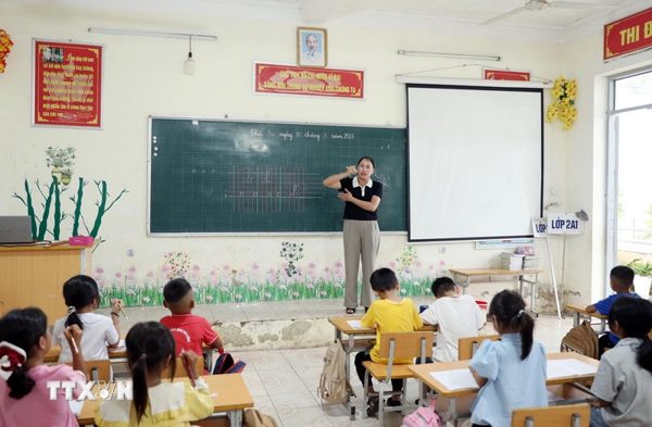 Phó Thủ tướng Lê Tiến Châu: Cần giải quyết căn cơ vấn đề thiếu giáo viên