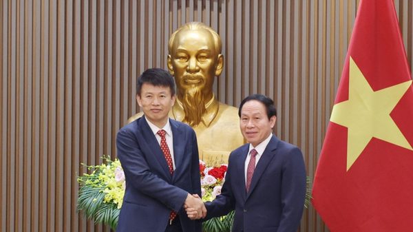 Phó Thủ tướng Lê Tiến Châu tiếp Hiệu trưởng Trường Kinh doanh, Đại học Hongkong (Trung Quốc)