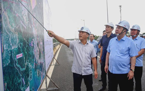 Phó thủ tướng Phạm Gia Túc kiểm tra tiến độ sân bay Long Thành