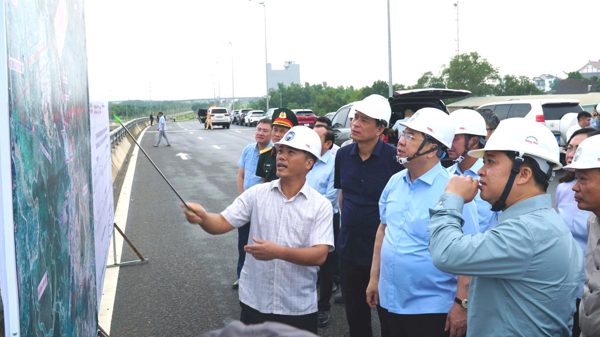 Phó Thủ tướng Thường trực Phạm Gia Túc kiểm tra dự án sân bay Long Thành