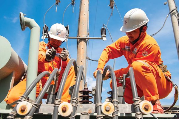 Phó Thủ tướng yêu cầu EVN có phương án giảm giá điện từ 1/11