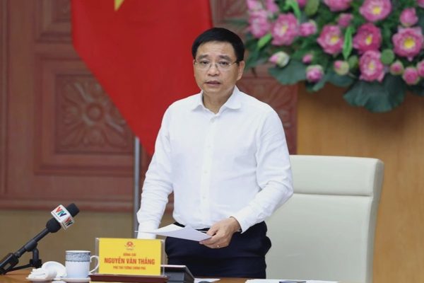 Phó Thủ tướng yêu cầu quyết liệt kiểm soát giá những tháng cuối năm