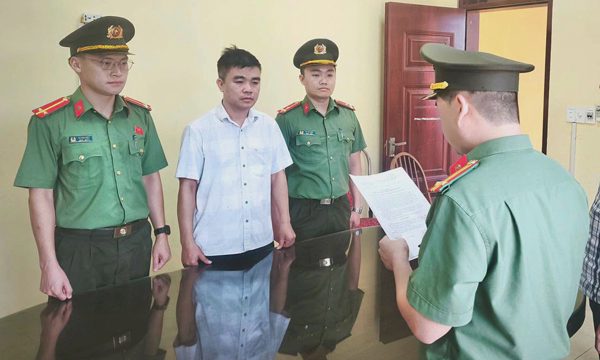 Phó viện trưởng của Đại học Trưng Vương bị bắt vì lạm quyền