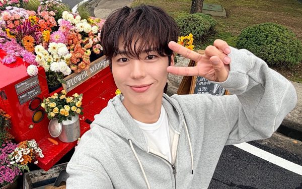 Phong cách 'bạn trai nhà bên' của Park Bo Gum